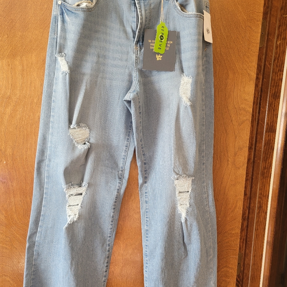 New with tags wide legged jeans